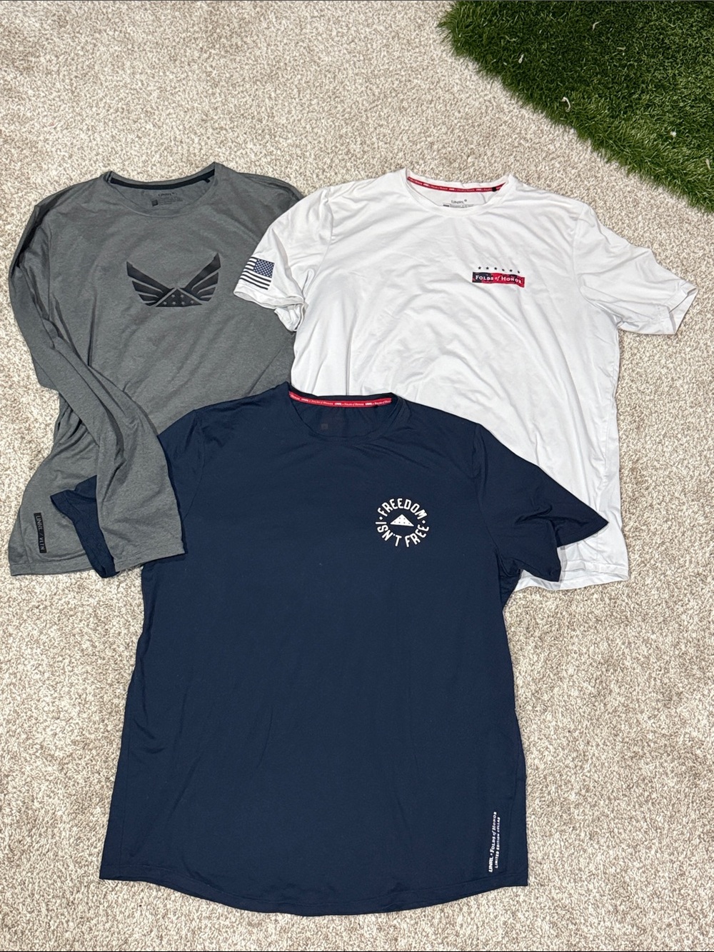 UNRL USA Pack of 3 Ultra Tees. 2 Short Sleeve, 1 Long Sleeve, Size L EUC